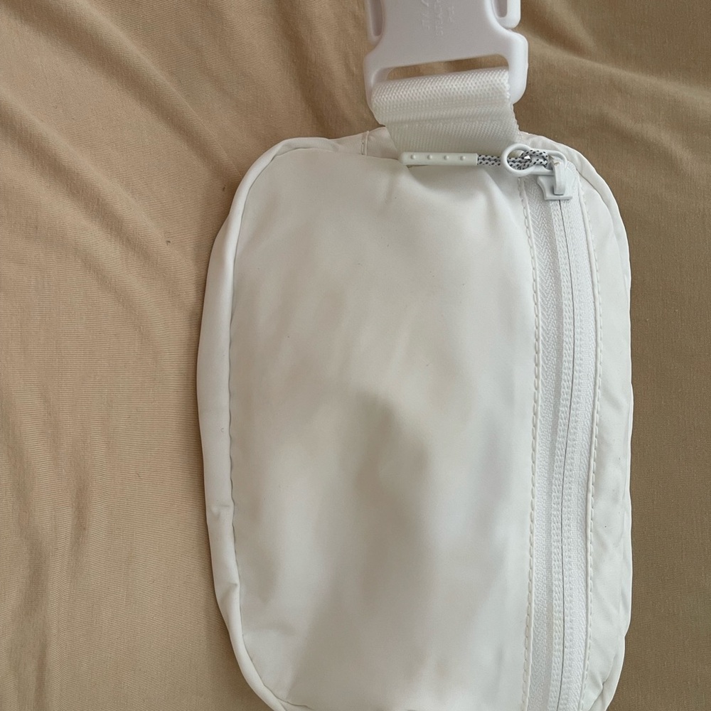 Lululemon Belt Bag - Picture 5 of 10